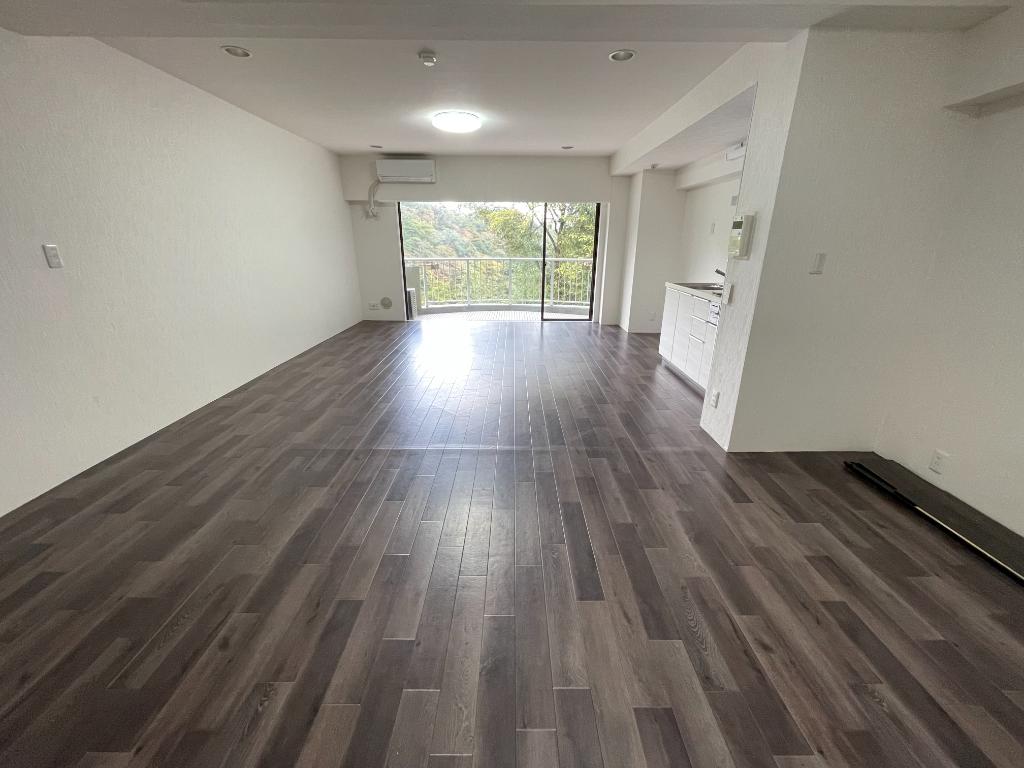 Vintage 1-Bedroom Condo in Ainoharacho 0