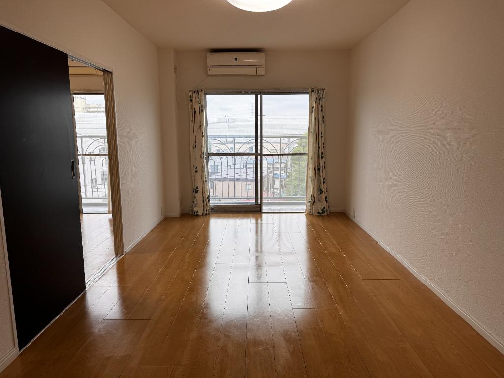 Well-Kept 3-Bedroom Condo in Tsuji 0