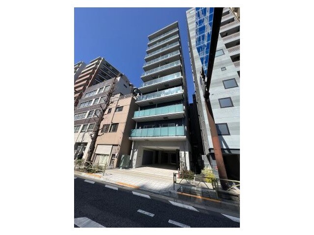 Modern 1-Bedroom Condo Near Station in Shitaya 0