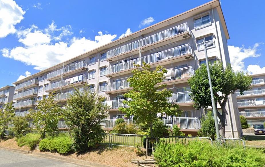 Vintage 4-Bedroom Condo in Seiwadai nishi 0