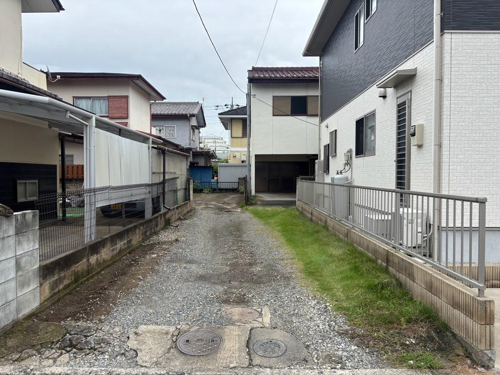 Vintage 5-Bedroom House in Hirosecho 0