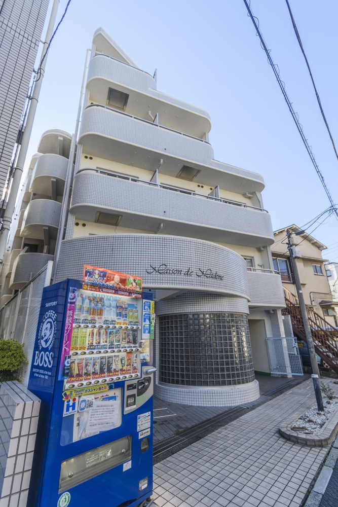 Vintage Studio Condo Near Station in Minamitokiwadai 0