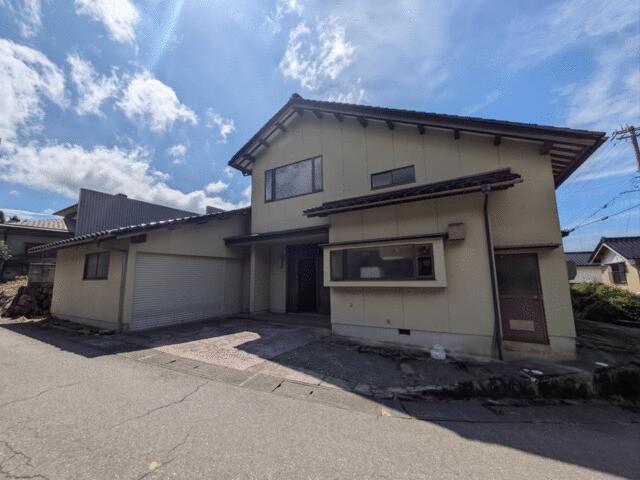 Well-Kept 5-Bedroom House in Sannomiyamachi 0