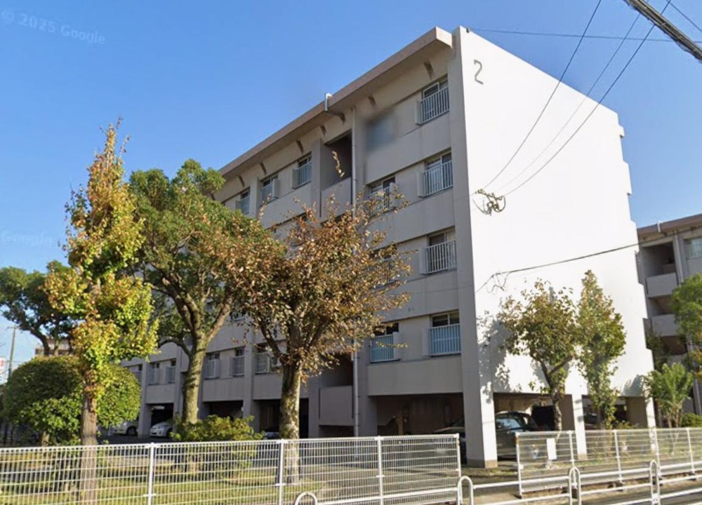 Classic 3-Bedroom Condo in Hoshinoharadanchi 0