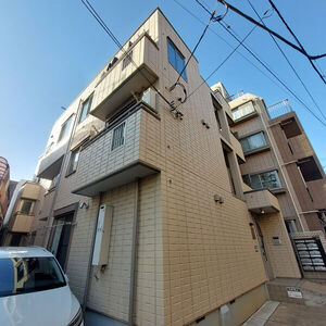 Studio Condo Near Station in Honcho 0