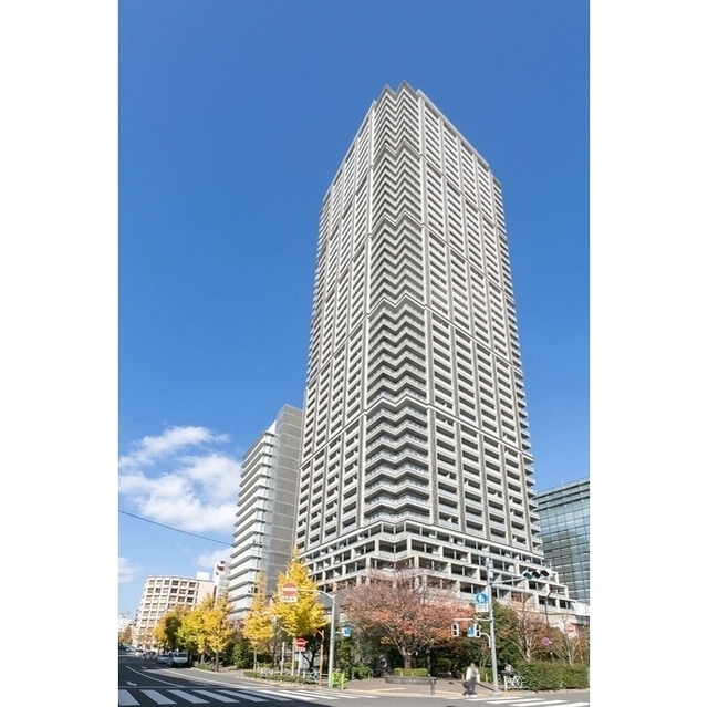 1-Bedroom Condo Near Station in Nihombashihamacho 0