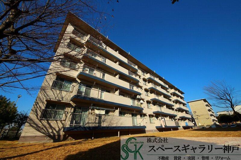 Vintage 2-Bedroom Condo in Hontamon 0