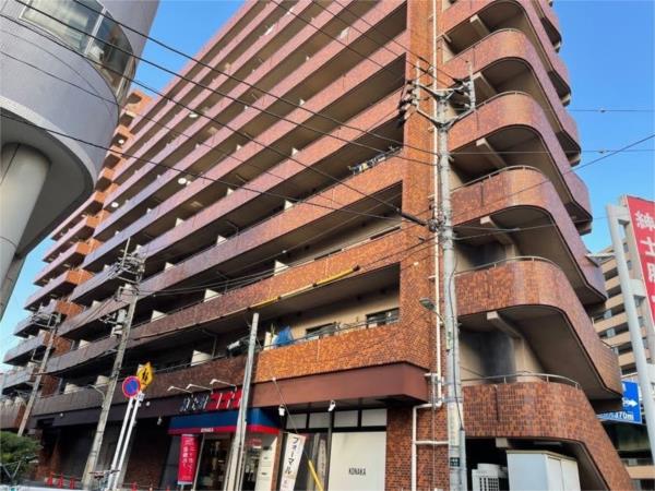 Vintage 3-Bedroom Condo Near Station in Omorikita 0