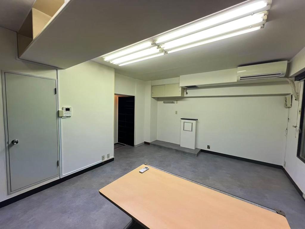 Classic Studio Condo Near Station in Nishinakajima 0
