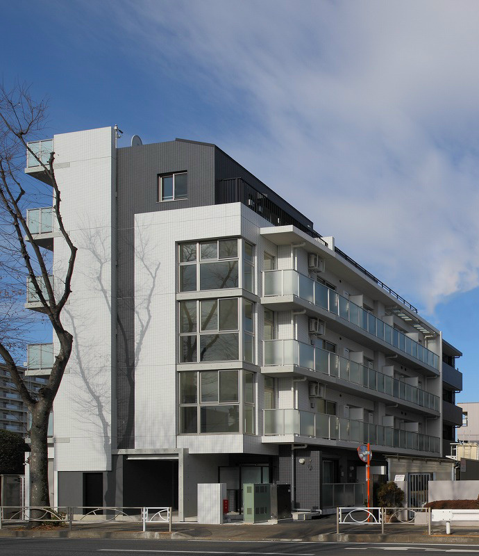 1-Bedroom Condo Near Station in Sengawacho 0