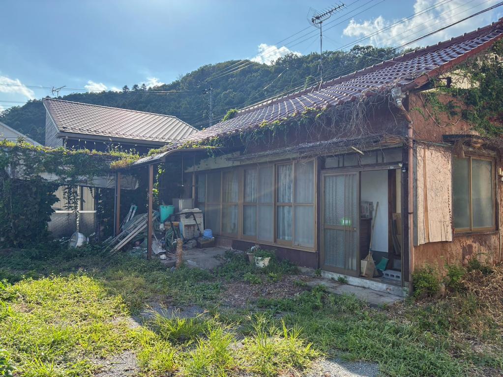 Well-Kept 3-Bedroom House in Kiroko 0