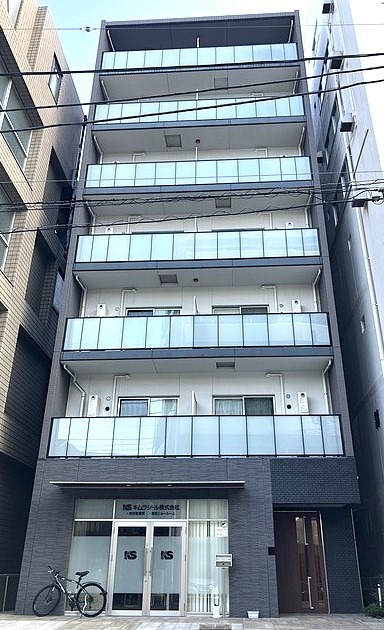 Modern 1-Bedroom Condo Near Station in Higashinippori 0