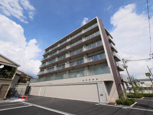 Modern 2-Bedroom Condo in Kashima 0