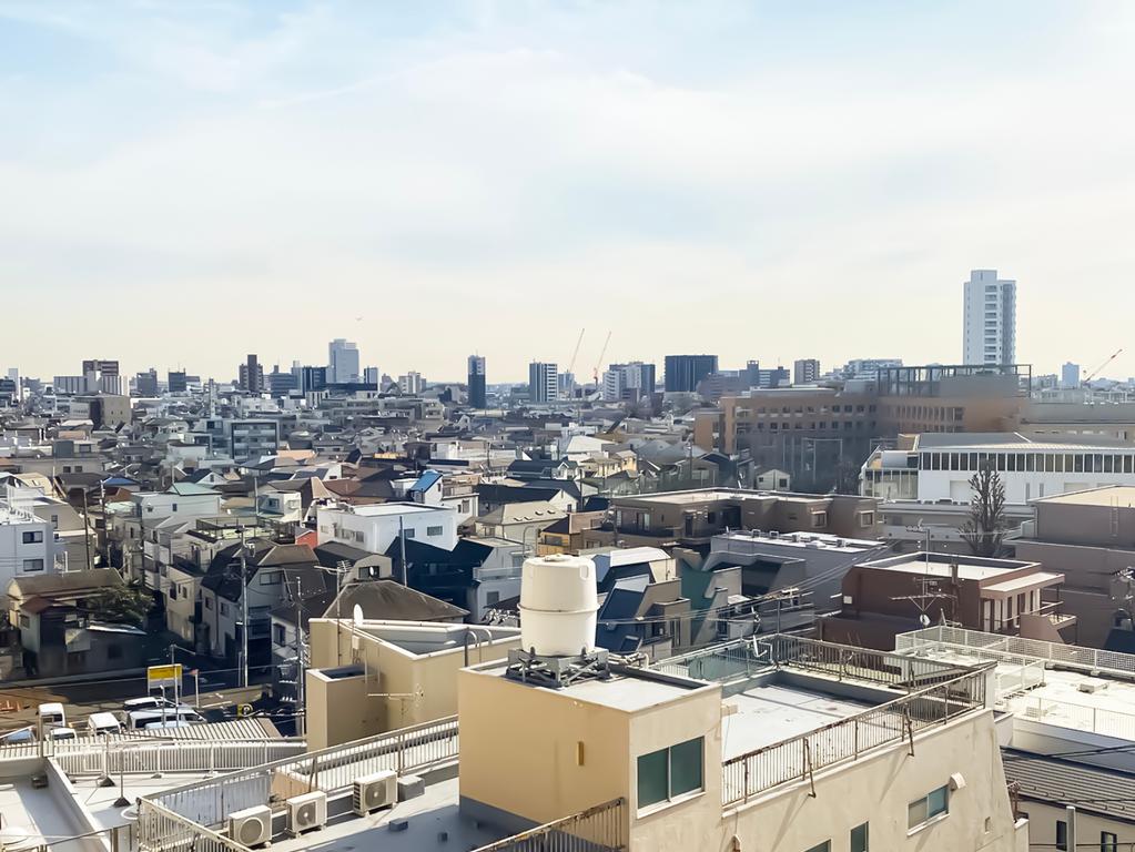 Charming 2-Bedroom Condo Near Station in Hatanodai 0