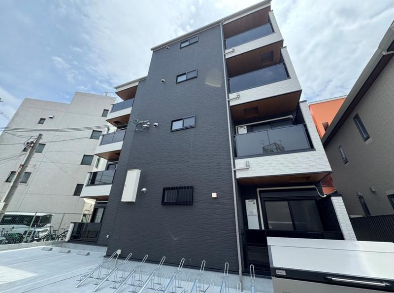 Brand New 1-Bedroom Condo in Tagawa 0