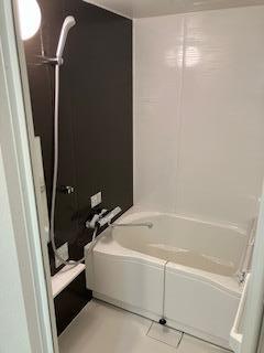 Vintage 3-Bedroom Condo in Osawa 0