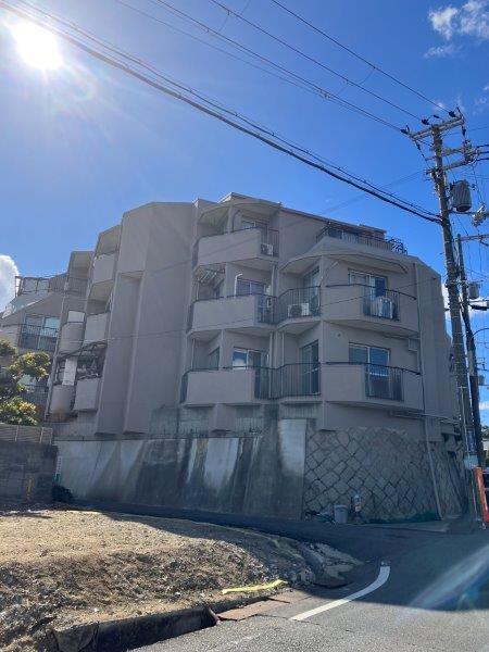 Charming 2-Bedroom Condo in Higashimaruyamacho 0