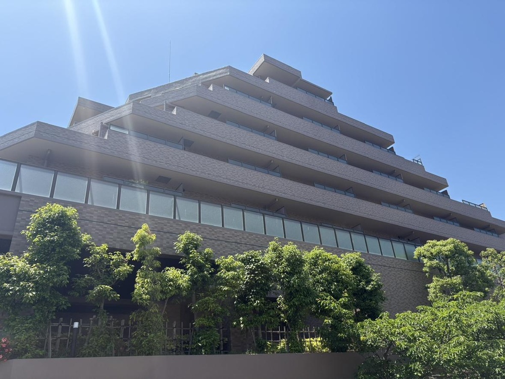4-Bedroom Condo in Mikageyamate 0