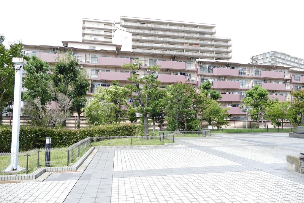 Vintage 3-Bedroom Condo in Noda 0