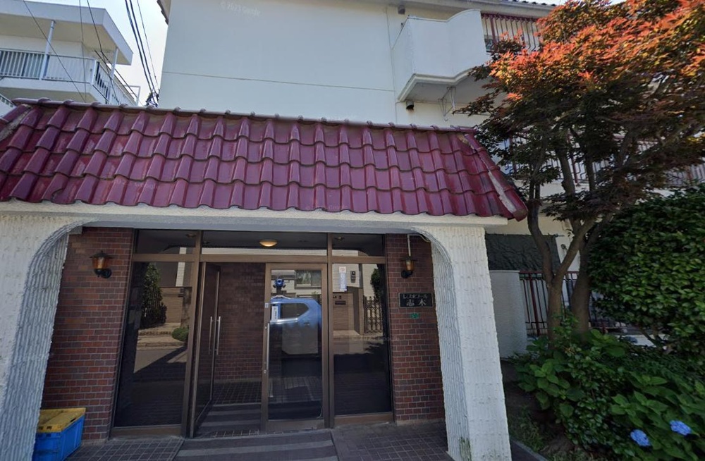 Vintage 3-Bedroom Condo in Kitano 0