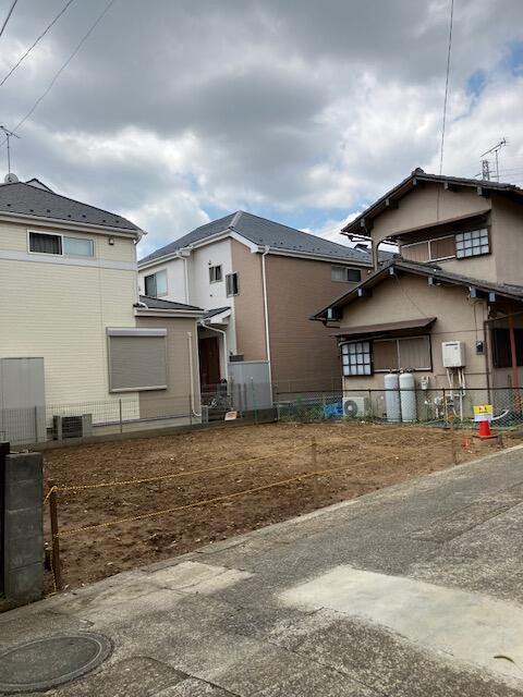 Land in Oganedaira 0