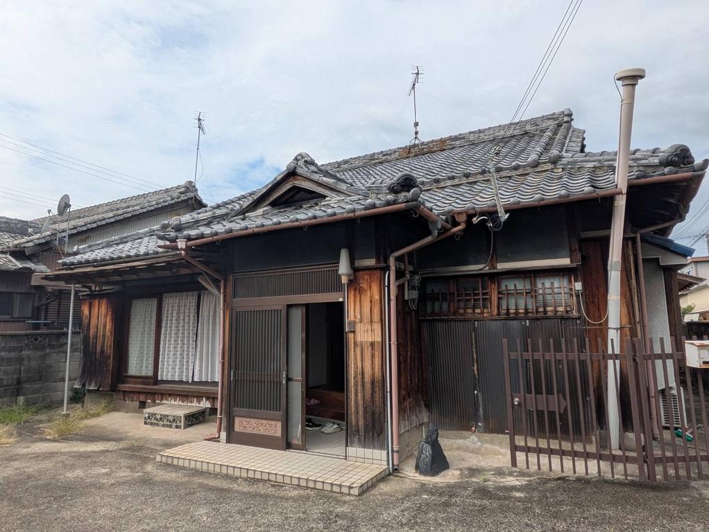Classic 4-Bedroom House in Kuinose 0