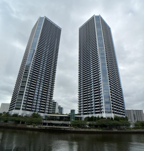 Spacious 2-Bedroom Condo 0