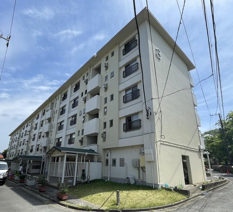 Charming 2-Bedroom Condo in Maenocho 0