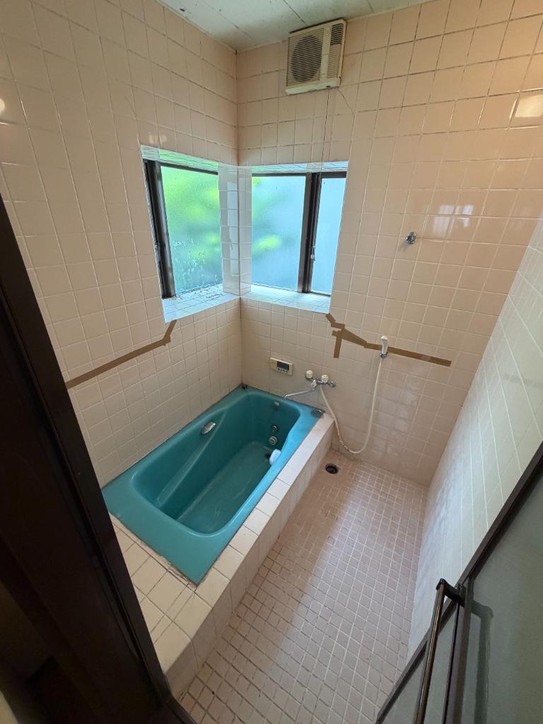Charming 3-Bedroom House Near Station in Tsukiyama 0