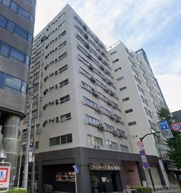 Charming 1-Bedroom Condo Near Station in Komagata 0
