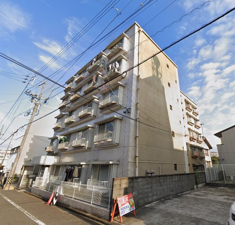 Classic Studio Property in Yahata 0
