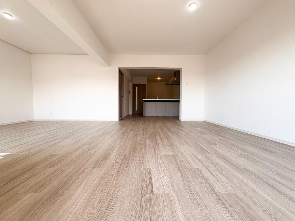 Classic 3-Bedroom Condo in Ueno higashi 0