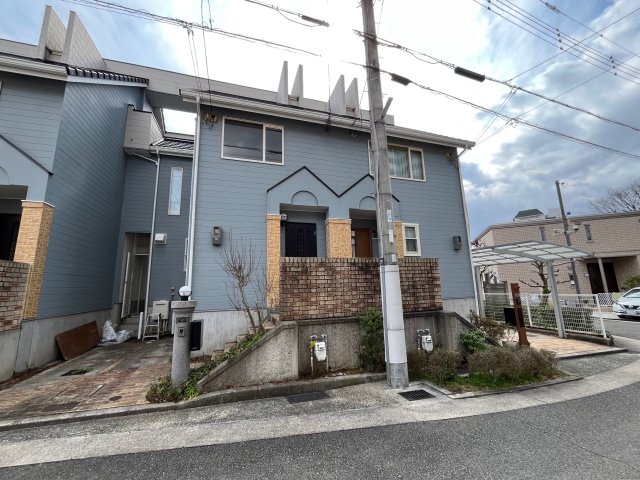 Charming 4-Bedroom House Near Station in Ibukidai higashimachi 0