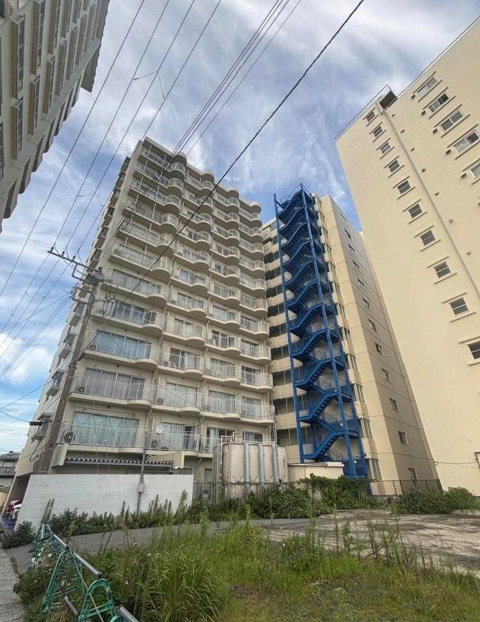 Vintage 2-Bedroom Condo Near Station in Shimmachi 0