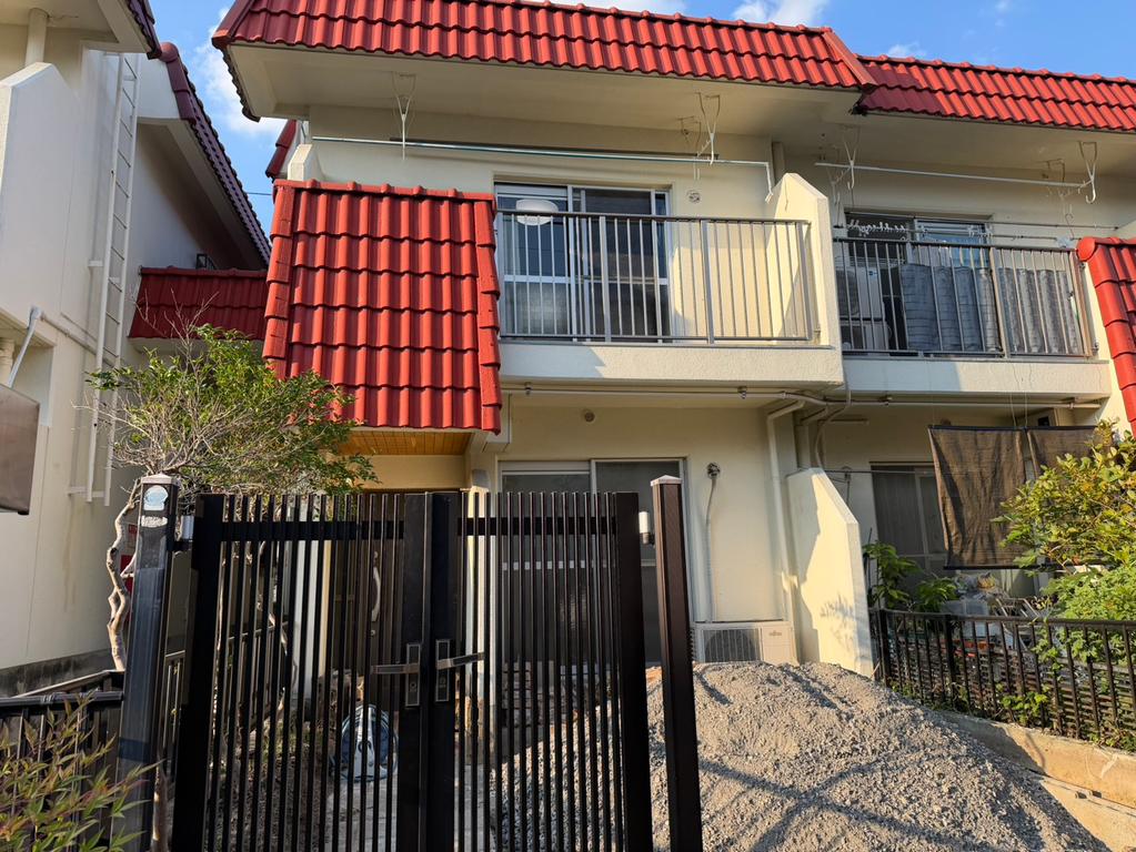Classic 3-Bedroom Condo in Sakicho 0