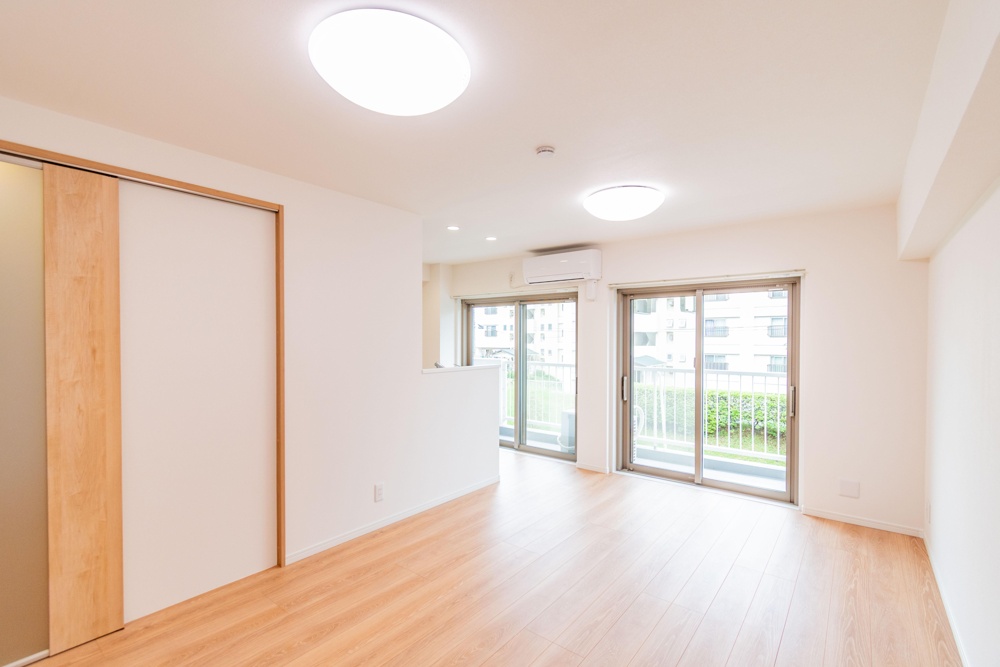 Vintage 2-Bedroom Condo in Maenocho 0