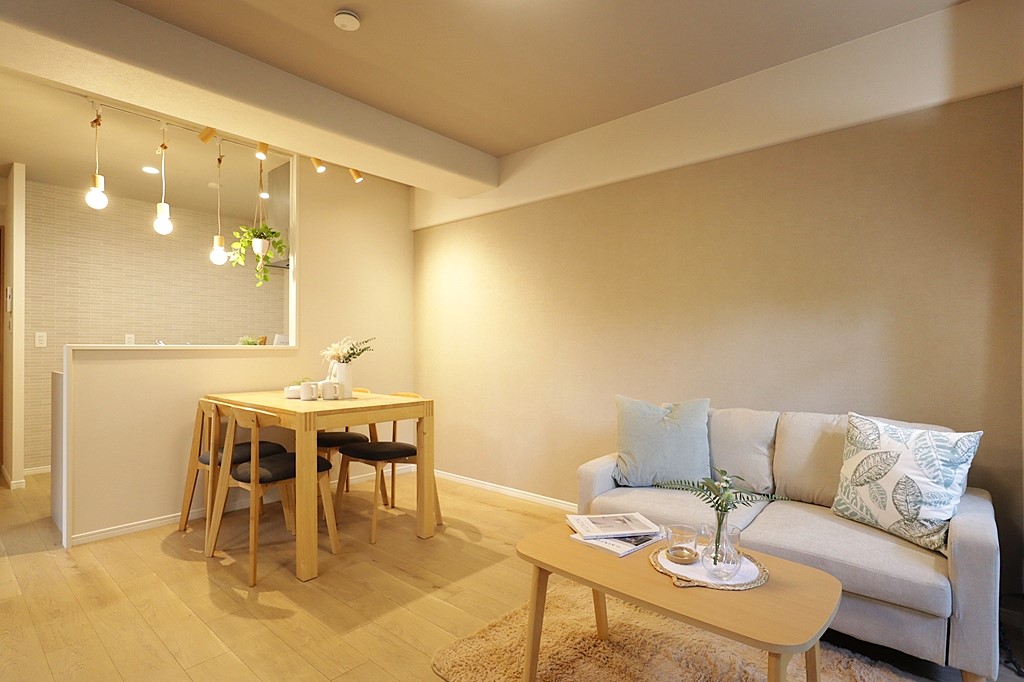 Charming 3-Bedroom Condo Near Station in Oishihigashimachi 0