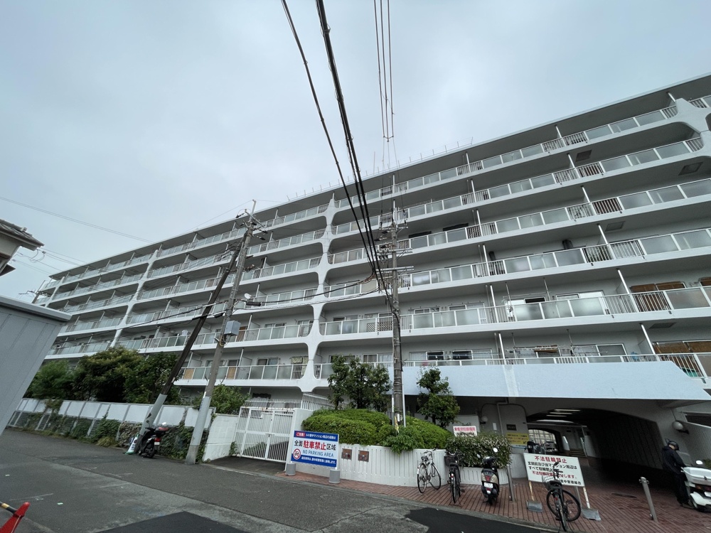 Charming 3-Bedroom Condo in Kitajocho 0