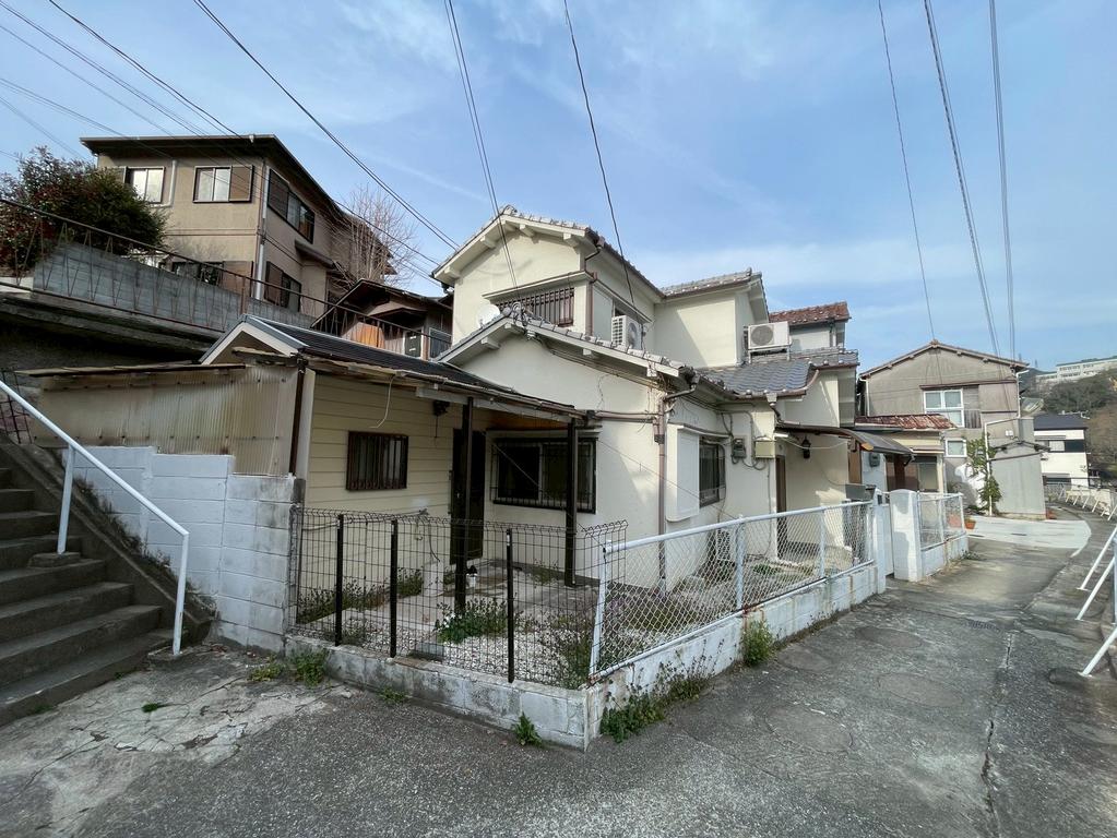 Vintage 3-Bedroom House in Kuruma 0
