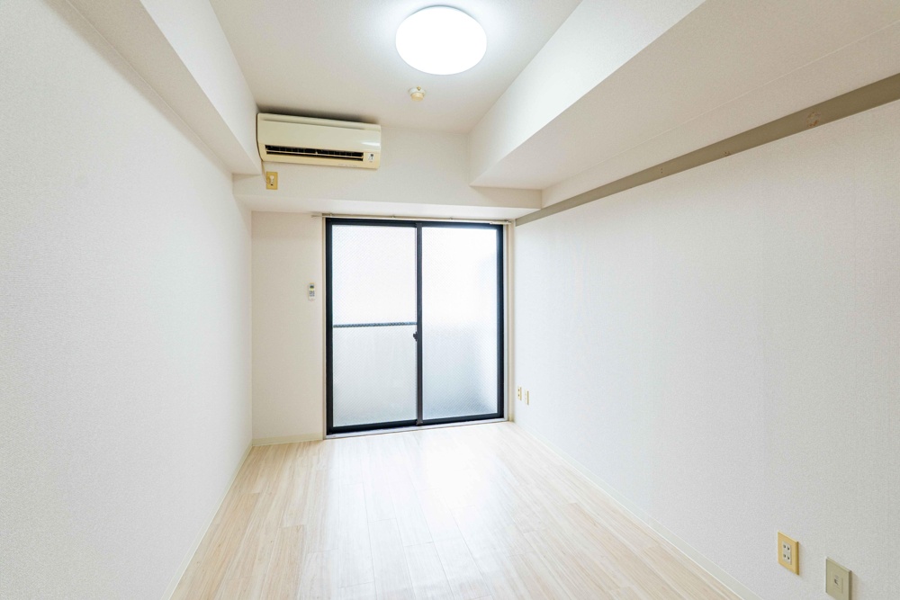 Vintage Studio Condo Near Station in Takaracho 0