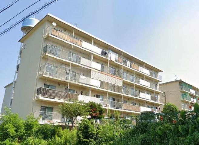 Classic 3-Bedroom Condo in Kaikake 0