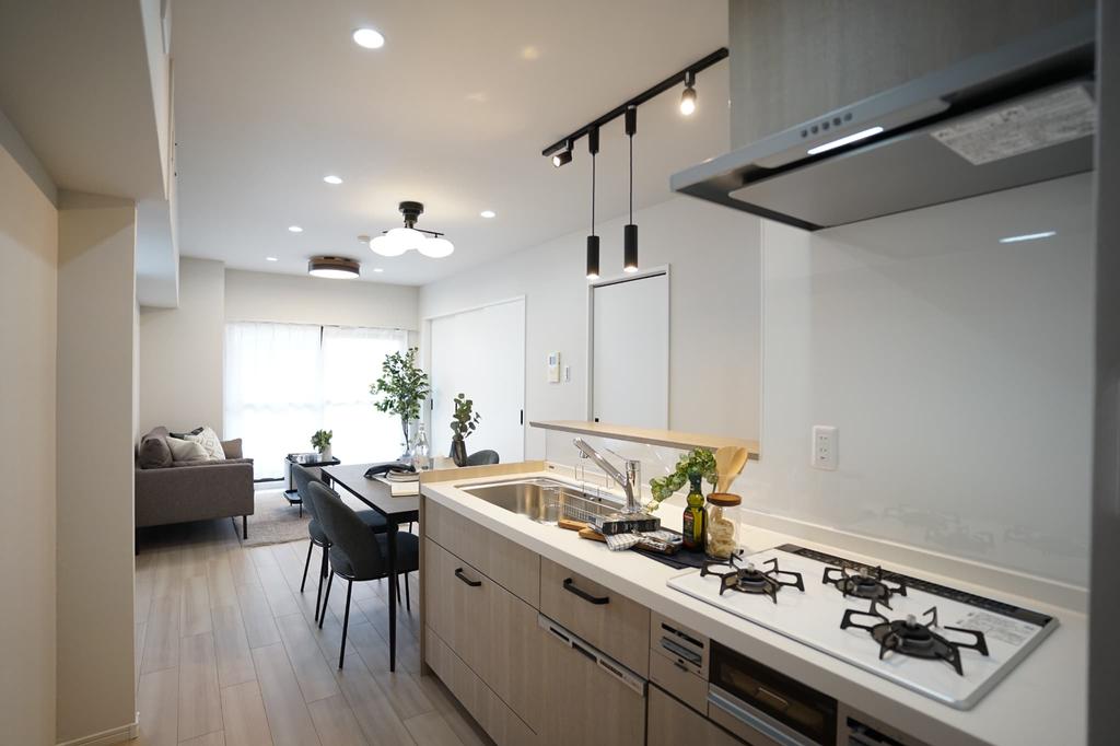 Classic 3-Bedroom Condo Near Station in Seiiku 0