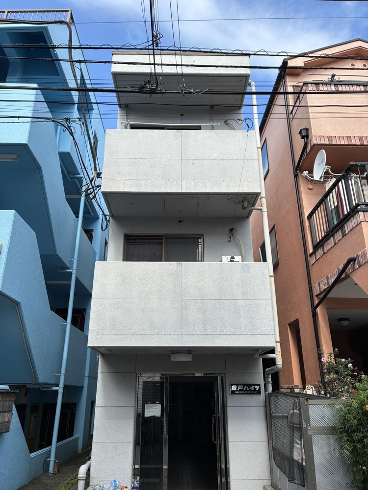 Classic Studio Condo Near Station in Noboritoshimmachi 0