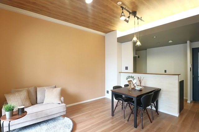 3-Bedroom Condo Near Station in Shimaya 0