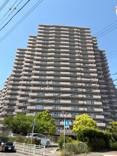 Charming 3-Bedroom Condo in Kashinodai 0